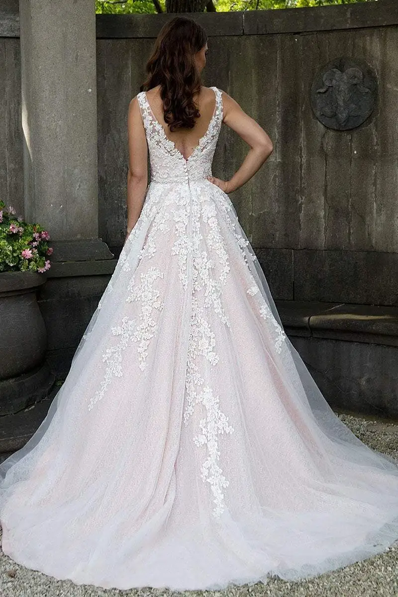 Rachel Allan Bridal - M636 Floral Appliqued Plunging Tulle Ballgown 3 Rachel Allan Bridal - M636 Floral Appliqued Plunging Tulle Ballgown - Image 3