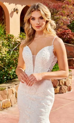 Rachel Allan Bridal Rachel Allan M826 - Deep V-Neck Lace Bridal Gown 6 Rachel Allan Bridal Rachel Allan M826 - Deep V-Neck Lace Bridal Gown -Hot Sale WEDDING Store rachel allan m826 deep v neck lace bridal gown special occasion dress 30763677778003