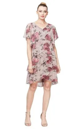 SLNY - 9155159 V Neck Tiered Floral Knee Length Dress